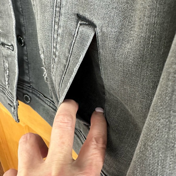 EUC, Risen Women’s Black Distressed Jean Jacket Sz Large - Picture 3 of 12